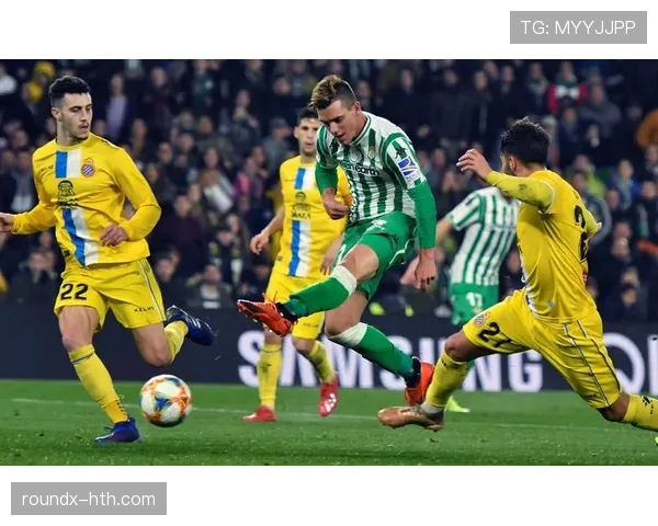 西甲球队后防线稳固表现备受关注,防守艺术持续提升 西甲球队后防线稳固表现备受关注,防守艺术持续提升